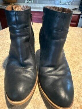 Womens Lucky Brand Black Leather Ankle Boots - Size 8.5